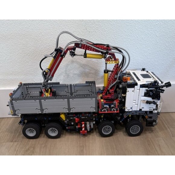 LEGO Technic Mercedes-Benz Arocs 3245 Truck #42043 2015 Motorized Works Retired - Picture 1 of 9